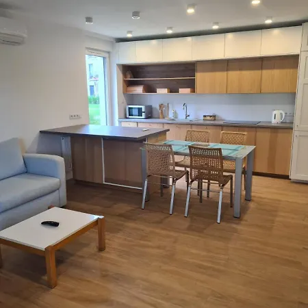 Apartmán Marina Green Ilawa - Widok Na Jezioro, Ogrodek Z Tarasem, Klima, Parking, 6 Lozek *